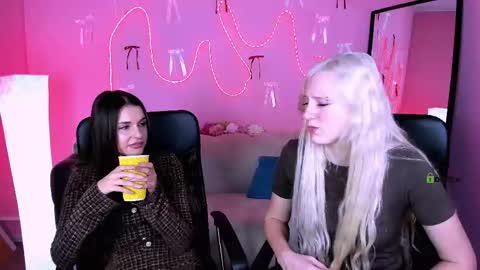 Snapshot of sara_muse1 chatting on 03.21.26 Sara online show from 03.21.26