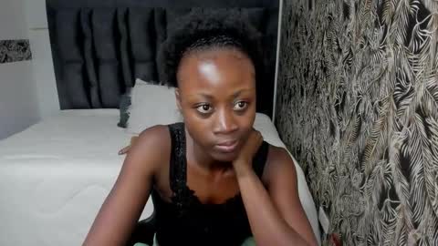 Snapshot of sara_naugty chatting on 11.20.25 S A R A online show from 11.20.25
