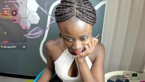 Snapshot of sara_naugty chatting on 12.01.25 S A R A online show from 12.01.25