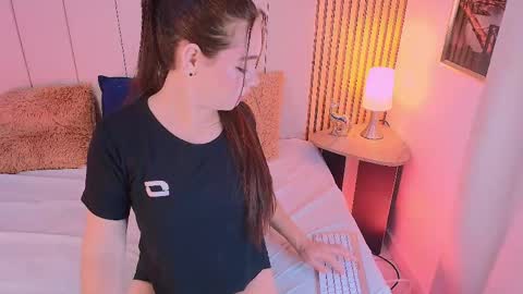 Snapshot of sara_riley01 chatting on 04.30.26 Sara online show from 04.30.26