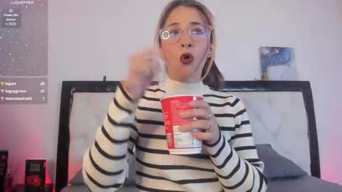 Snapshot of sara_roades chatting on 10.30.25 sara_roades online show from 10.30.25