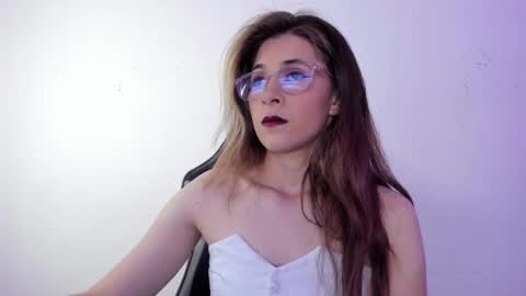 Snapshot of sara_roades chatting on 11.21.25 sara_roades online show from 11.21.25