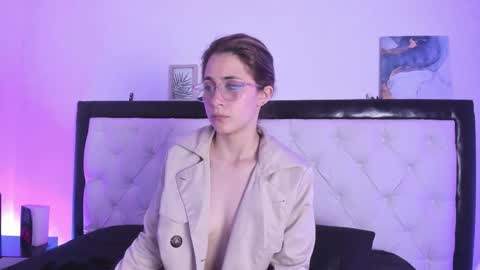 Snapshot of sara_roades chatting on 11.23.25 sara_roades online show from 11.23.25