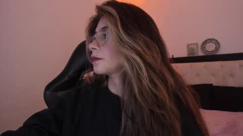 Snapshot of sara_roades chatting on 12.13.25 sara_roades online show from 12.13.25