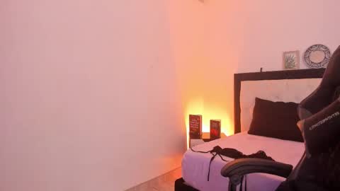 Snapshot of sara_roades chatting on 12.14.25 sara_roades online show from 12.14.25