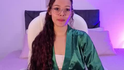 Snapshot of sara_sharma chatting on 09.23.25 sara online show from 09.23.25