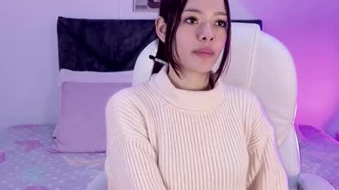 Snapshot of sara_sharma chatting on 10.04.25 sara online show from 10.04.25