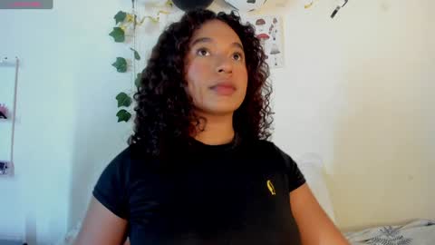 Snapshot of sara_sophiee chatting on 12.10.24 sara sofia online show from 12.10.24