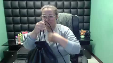 Snapshot of sara_thonson_ chatting on 02.21.25 sara_thonson_ online show from 02.21.25