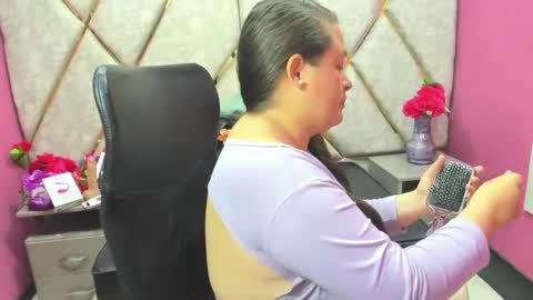 sara_thonson_ online show from 04.21.26