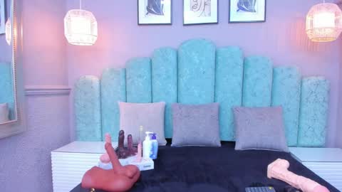 Snapshot of sara_vanegas1 chatting on 01.17.25 Sara online show from 01.17.25