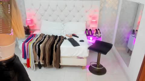 Snapshot of saraa_cute1 chatting on 01.03.25 Saraa Gomez online show from 01.03.25