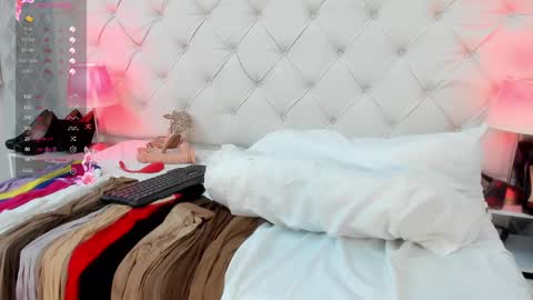 Snapshot of saraa_cute1 chatting on 01.17.25 Saraa Gomez online show from 01.17.25