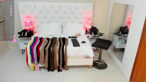 Snapshot of saraa_cute1 chatting on 02.14.25 Saraa Gomez online show from 02.14.25