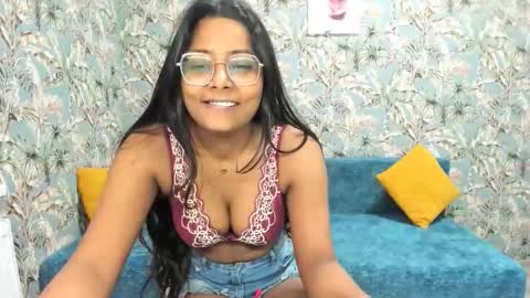Snapshot of saraa_jayy chatting on 09.29.25 saraa_jayy online show from 09.29.25