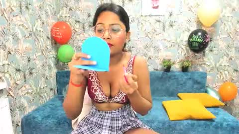 Snapshot of saraa_jayy chatting on 10.08.25 saraa_jayy online show from 10.08.25