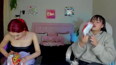 Snapshot of saraa_ramirez chatting on 02.15.25 Sarah Ramirez online show from 02.15.25