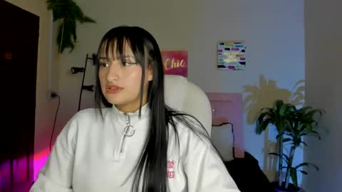 Snapshot of saraa_ramirez chatting on 02.17.25 Sarah Ramirez online show from 02.17.25