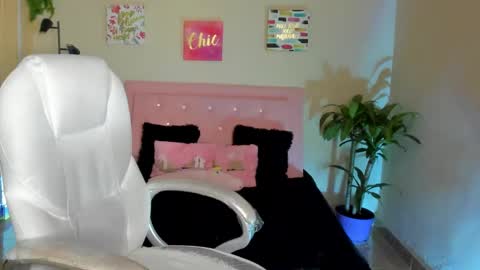 Snapshot of saraa_ramirez chatting on 02.26.25 Sarah Ramirez online show from 02.26.25