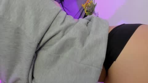 Snapshot of saraa_ramirez chatting on 02.27.25 Sarah Ramirez online show from 02.27.25