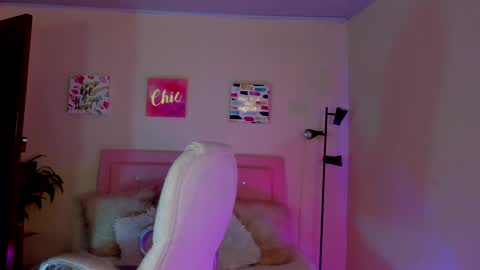 Snapshot of saraa_ramirez chatting on 03.10.25 Sarah Ramirez online show from 03.10.25