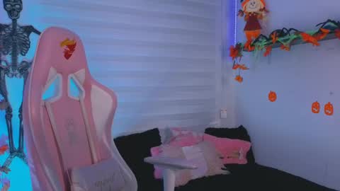 Snapshot of saraa_ramirez chatting on 10.11.25 Sarah Ramirez online show from 10.11.25