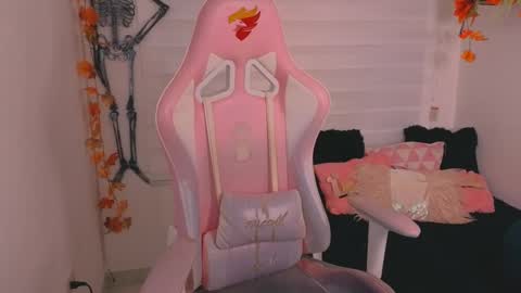 Snapshot of saraa_ramirez chatting on 10.15.25 Sarah Ramirez online show from 10.15.25