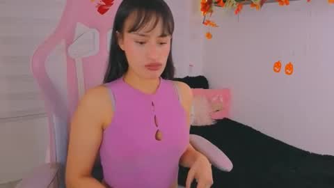 Snapshot of saraa_ramirez chatting on 10.17.25 Sarah Ramirez online show from 10.17.25