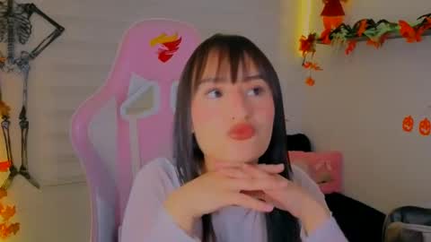 Snapshot of saraa_ramirez chatting on 10.18.25 Sarah Ramirez online show from 10.18.25