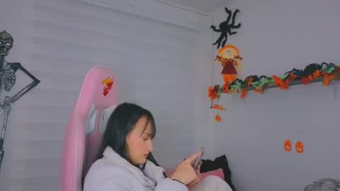 Snapshot of saraa_ramirez chatting on 10.22.25 Sarah Ramirez online show from 10.22.25