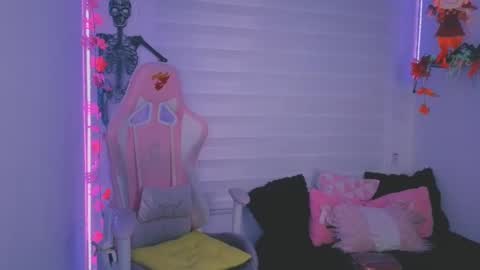 Snapshot of saraa_ramirez chatting on 10.26.25 Sarah Ramirez online show from 10.26.25