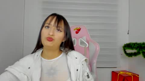 Snapshot of saraa_ramirez chatting on 11.24.25 Sarah Ramirez online show from 11.24.25