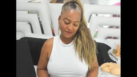 Sara online show from 11.22.25