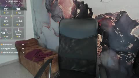 Snapshot of saraamills chatting on 12.06.24 Sara online show from 12.06.24