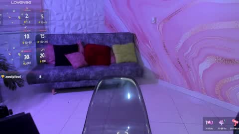 Snapshot of saraamills chatting on 12.10.24 Sara online show from 12.10.24