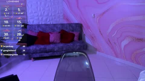 Snapshot of saraamills chatting on 12.13.24 Sara online show from 12.13.24