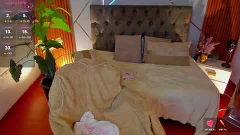 Snapshot of saraandsofi02 chatting on 02.18.25 sofia gomez420 online show from 02.18.25