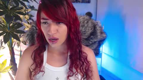 Snapshot of saraandsofi02 chatting on 11.14.25 sofia gomez420 online show from 11.14.25