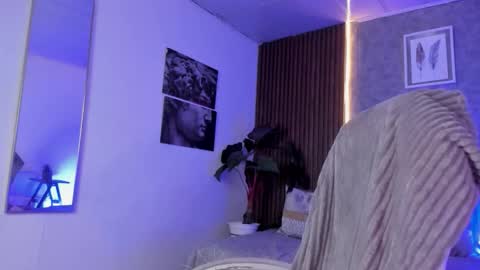 Snapshot of saraandsofi02 chatting on 12.05.25 sofia gomez420 online show from 12.05.25