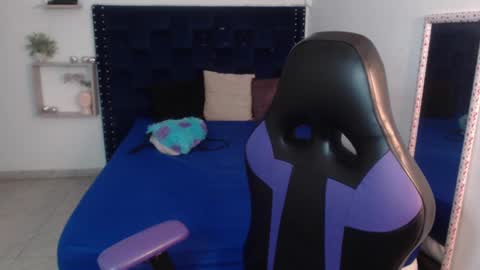 SARAHGIL online show from 02.12.25