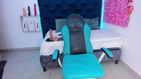 SARAHGIL online show from 10.25.25