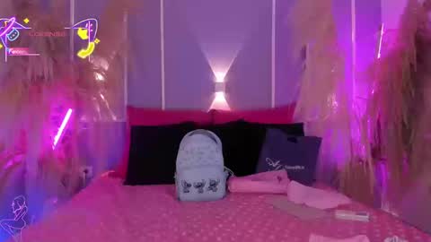 SaraAvila  online show from 10.20.25