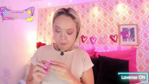 SaraAvila  online show from 02.15.26