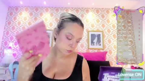 SaraAvila  online show from 04.21.26