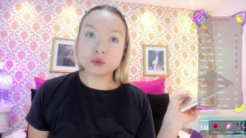 Snapshot of saraavila_ chatting on 05.10.26 SaraAvila online show from 05.10.26