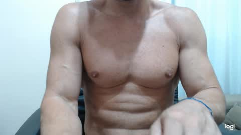 saradorj92 online show from 01.11.25