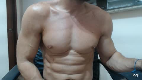 saradorj92 online show from 01.25.25