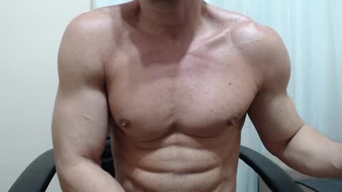 saradorj92 online show from 09.13.25