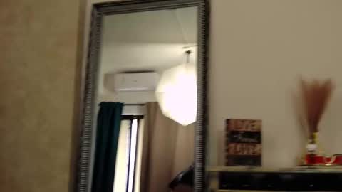 saraelise online show from 10.12.25