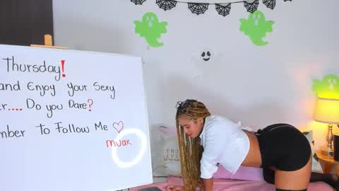 sarah  cinnamon online show from 10.30.25